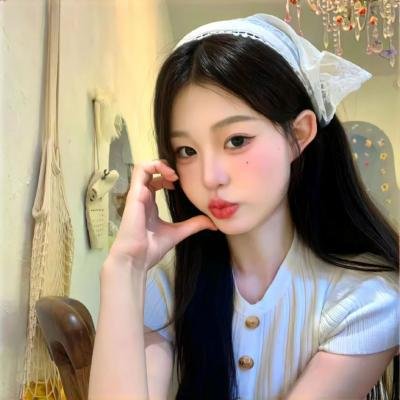 他在窥着你